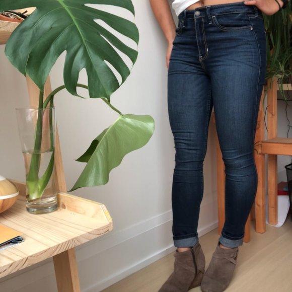 Hollister High-Rise Denim Blue Skinny Jeans - Picture 6 of 8